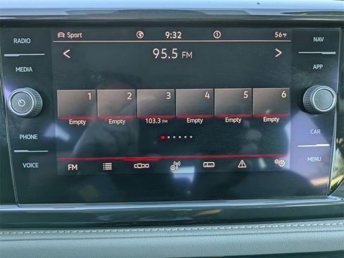 Used 2022 Volkswagen Taos SEL w/ Panoramic Sunroof Package image 20