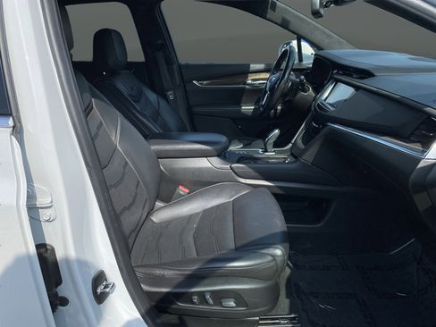 Used 2019 Cadillac XT5 Platinum AWD/4WD image 40