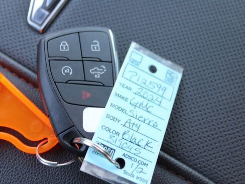 Used 2024 GMC Sierra 2500 AT4 w/ AT4 Premium Plus Package image 35