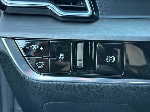 Used 2025 Kia Sportage X-Line w/ Premium Package image 29