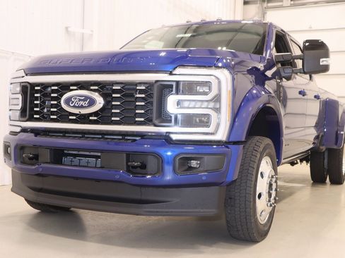 New 2026 Ford F450 Platinum w/ FX4 Off-Road Package image 4