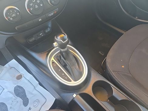 Used 2015 Kia Soul image 24