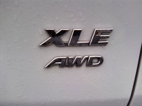 Used 2024 Toyota RAV4 XLE image 5