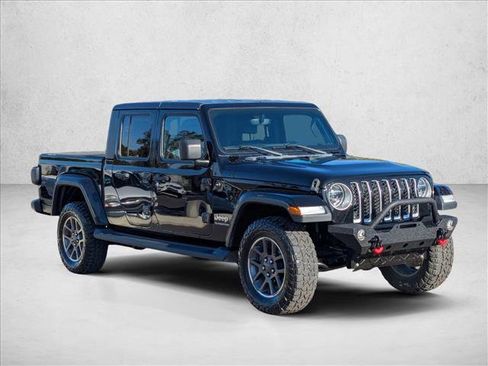 Used 2020 Jeep Gladiator Overland image 3