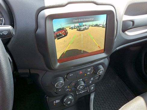 Used 2022 Jeep Renegade Altitude w/ Convenience Group AWD/4WD image 15