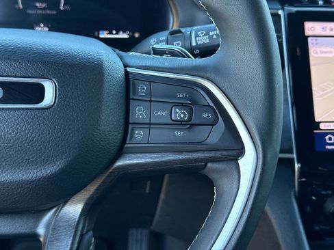 Used 2024 Jeep Grand Cherokee L Limited w/ Luxury Tech Group II image 33