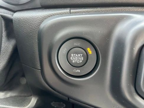 Used 2021 Jeep Gladiator Overland AWD/4WD image 18