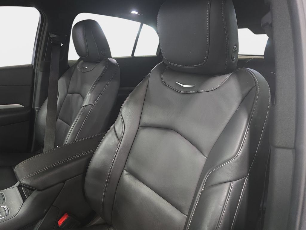 Used 2023 Cadillac XT4 Premium Luxury FWD image 17