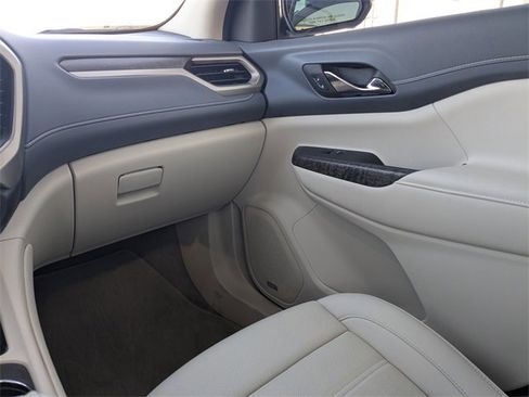 Used 2023 GMC Acadia Denali w/ Denali Technology Package image 17