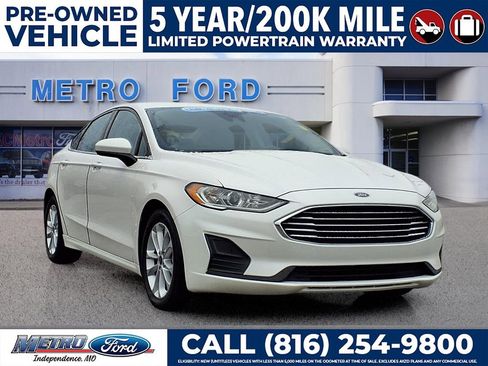 Used 2020 Ford Fusion SE image 1