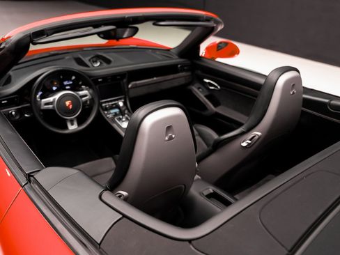 Used 2016 Porsche 911 Carrera GTS w/ GTS Interior Package RWD image 72