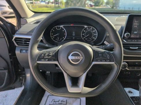Used 2025 Nissan Altima 2.5 SV FWD image 22