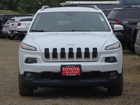 Used 2018 Jeep Cherokee Latitude Plus w/ Comfort/Convenience Group AWD/4WD image 6