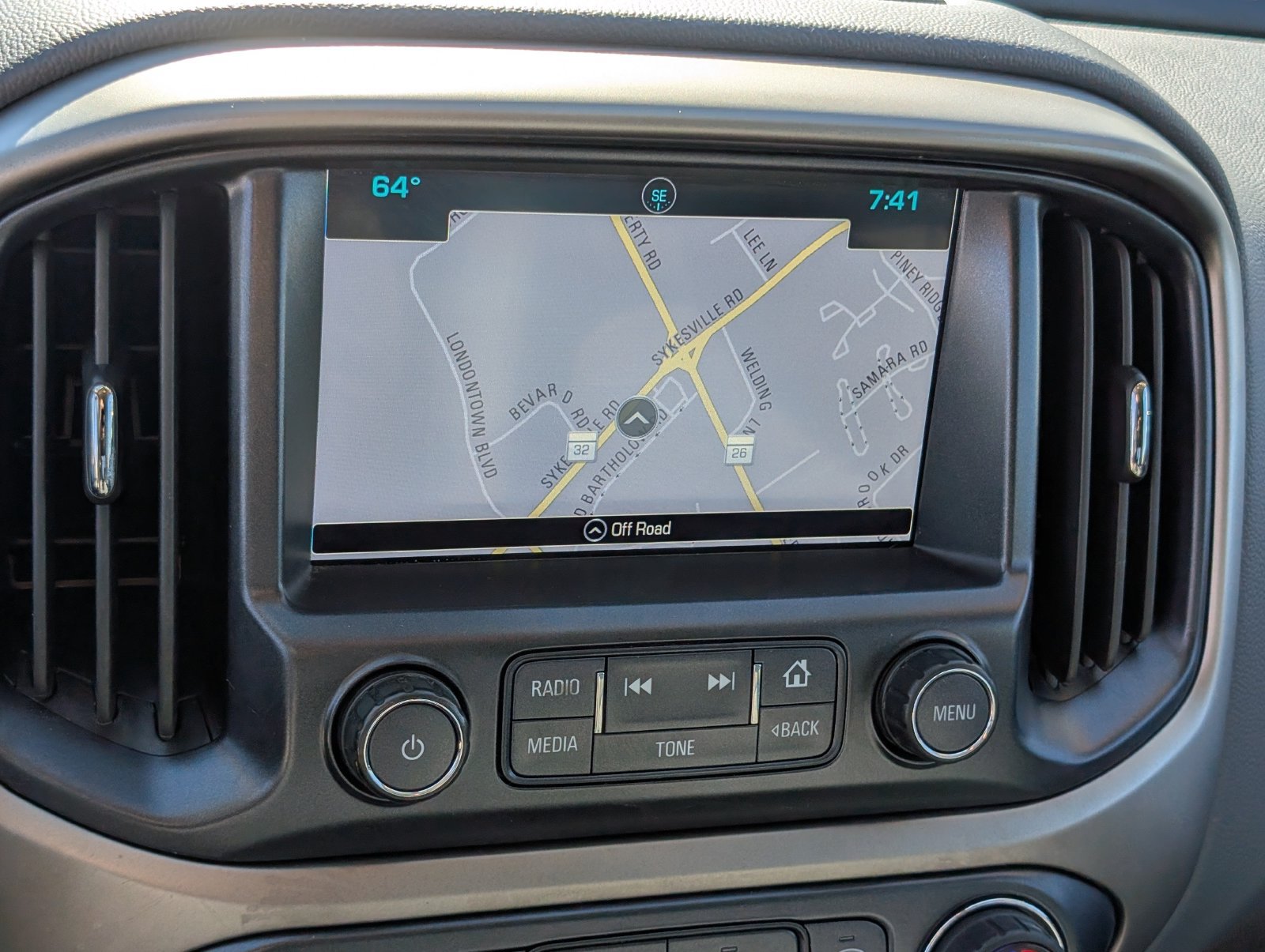 Used 2018 Chevrolet Colorado Z71 AWD/4WD image 30