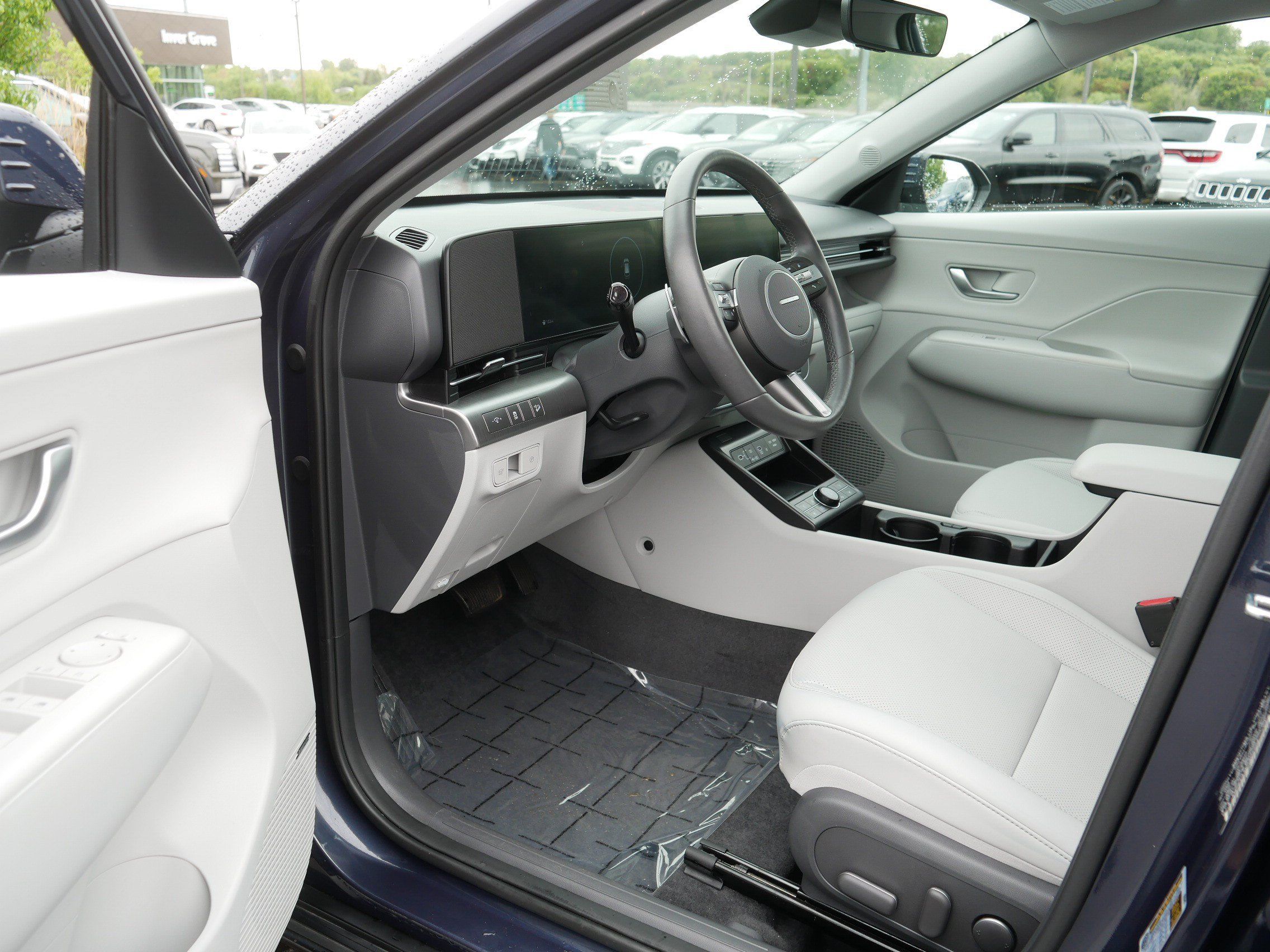 Used 2024 Hyundai Kona Limited AWD/4WD image 11