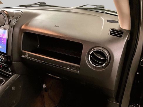 Used 2014 Jeep Patriot Sport w/ Power Value Group image 15