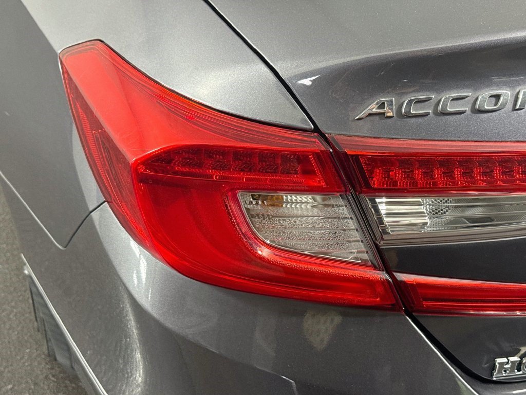 Used 2018 Honda Accord Touring image 35
