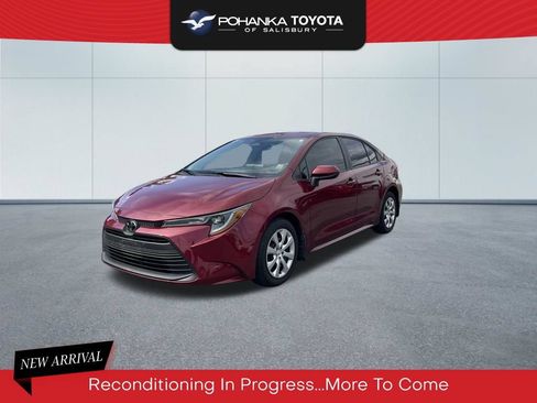 Used 2024 Toyota Corolla LE FWD image 1