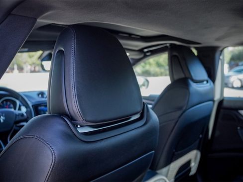 Used 2018 Maserati Ghibli S GranSport image 22