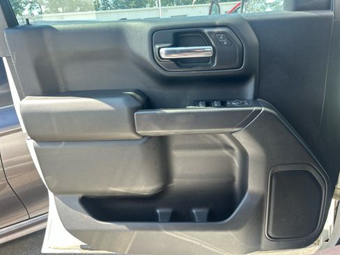 Used 2019 Chevrolet Silverado 1500 Custom w/ Custom Value Package AWD/4WD image 13