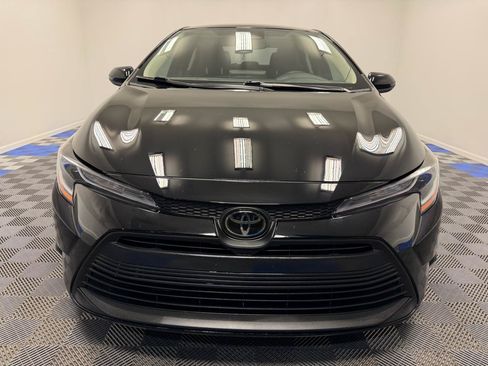 Used 2024 Toyota Corolla LE FWD image 2