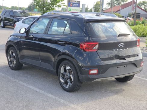 Used 2023 Hyundai Venue SEL w/ Cargo Package FWD image 6