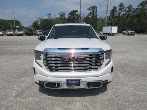 Used 2022 GMC Sierra 1500 Denali w/ Technology Package AWD/4WD image 3