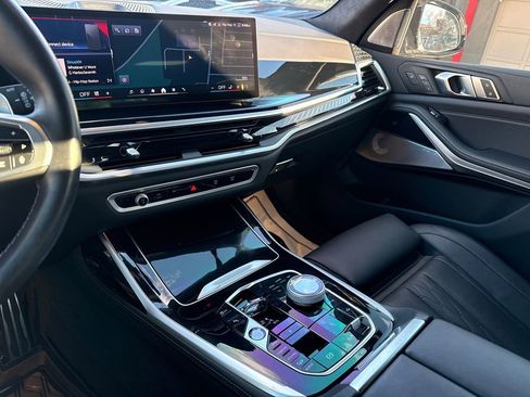 Used 2024 BMW X7 M60i w/ Executive Package image 26