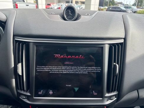 Used 2022 Maserati Levante GT AWD/4WD image 16