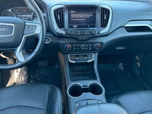 Used 2024 GMC Terrain SLT image 19