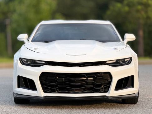 Used 2020 Chevrolet Camaro LT RWD image 3