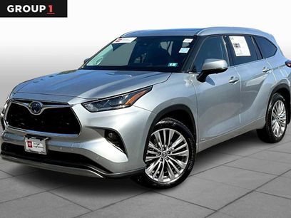 Used 2024 Toyota Highlander Platinum