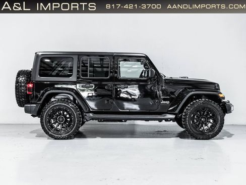 Used 2023 Jeep Wrangler Unlimited Sahara w/ LED Lighting Group AWD/4WD image 9