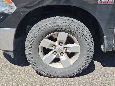 Used 2020 RAM 1500 Classic SLT AWD/4WD image 15