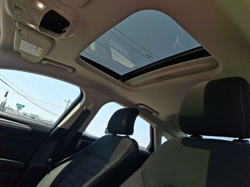 Used 2019 Ford Fusion SE AWD/4WD image 14