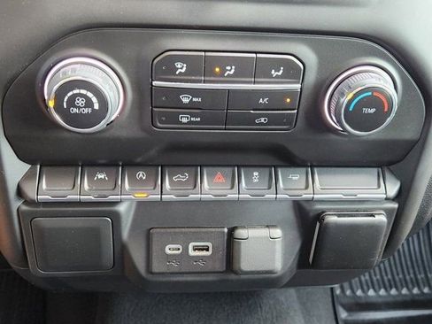 Used 2023 Chevrolet Silverado 1500 Custom image 22