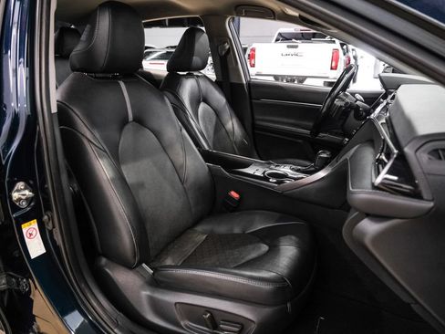 Used 2019 Toyota Camry XSE FWD image 33