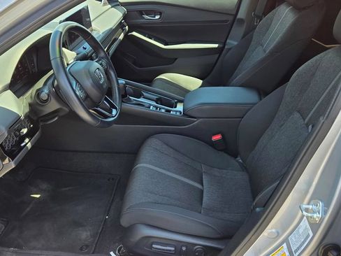 Used 2025 Honda Accord Sport image 13