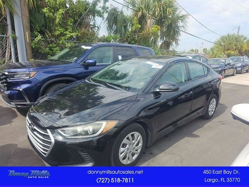 Used 2017 Hyundai Elantra SE FWD image 1