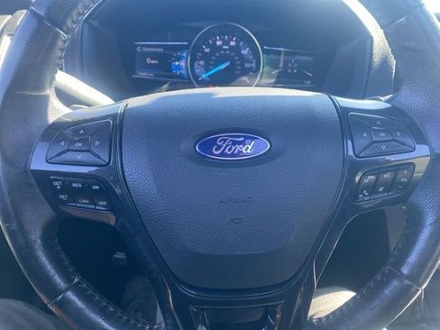 Used 2017 Ford Explorer XLT w/ Equipment Group 202A image 15