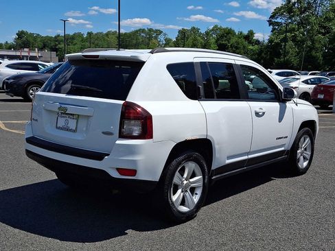 Used 2017 Jeep Compass Latitude AWD/4WD image 6