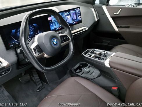 Used 2023 BMW iX xDrive50 w/ Sport Package AWD/4WD image 14