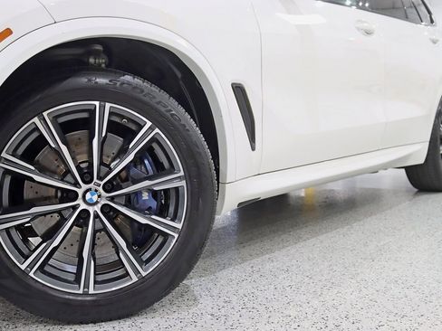 Used 2022 BMW X5 M50i image 4
