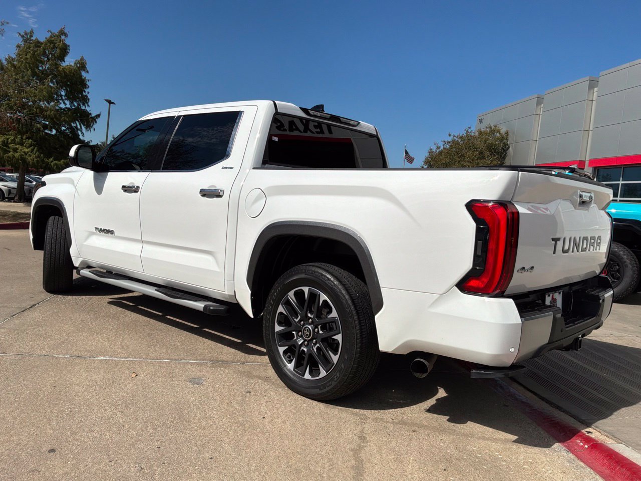 Used 2023 Toyota Tundra Limited w/ Power Package AWD/4WD image 8