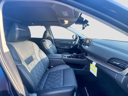 New 2026 Nissan Rogue Platinum image 31