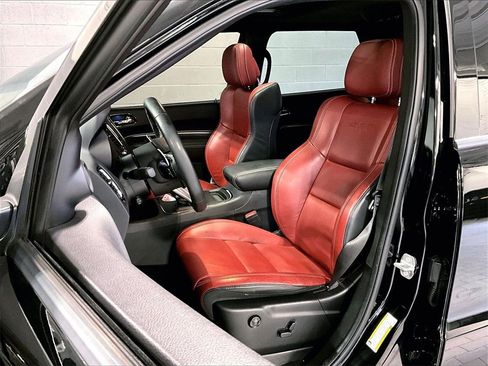 Used 2020 Dodge Durango SRT w/ Technology Group image 5