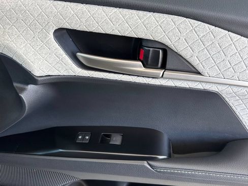 Used 2025 Toyota Camry XLE FWD image 20