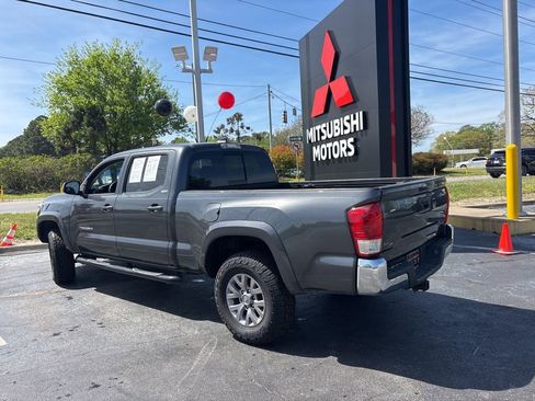 Used 2019 Toyota Tacoma SR5 RWD image 8