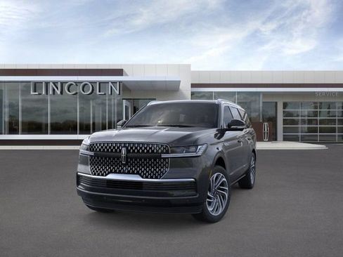 New 2026 Lincoln Navigator Reserve AWD/4WD image 2