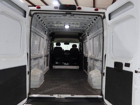 Used 2024 RAM ProMaster 2500 w/ Convenience Group FWD image 16
